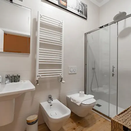 Appartamento 5 Walk From Porta Venezia Station, With 2 Bedrooms Milano