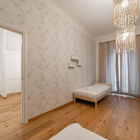 5 Walk From Porta Venezia Station, With 2 Bedrooms Appartamento Milano