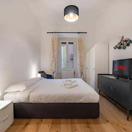 5 Walk From Porta Venezia Station, With 2 Bedrooms Appartamento Milano