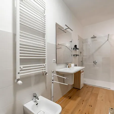 Lejlighed 5 Walk From Porta Venezia Station, With 2 Bedrooms